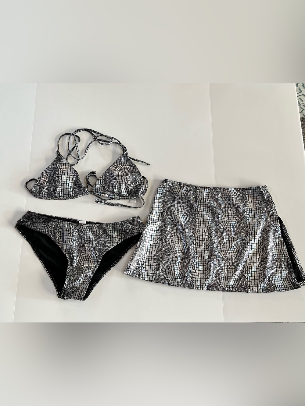 Amazon Silver Snake-Print 3-Piece Bikini Set with Skirt size large